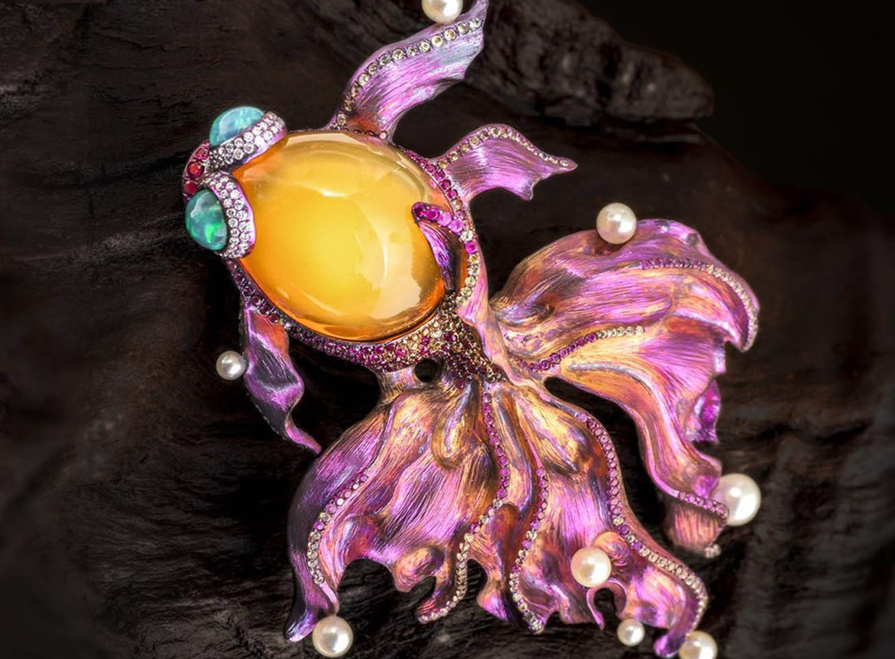 心語(yǔ)珠寶、內(nèi)雕珠寶、鈦金珠寶、雕刻珠寶、個(gè)人珠寶定制